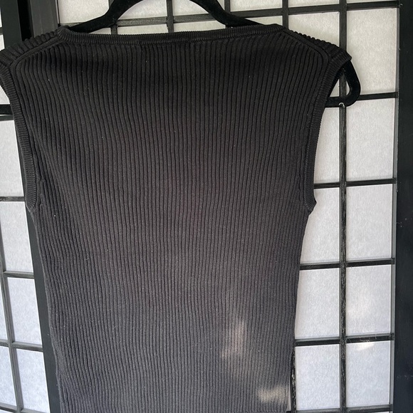 Uniqlo Black Ribbed Tank Top - Picture 3 of 3